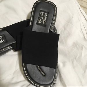 Ladies Fashion Victim open toe slip on sandals